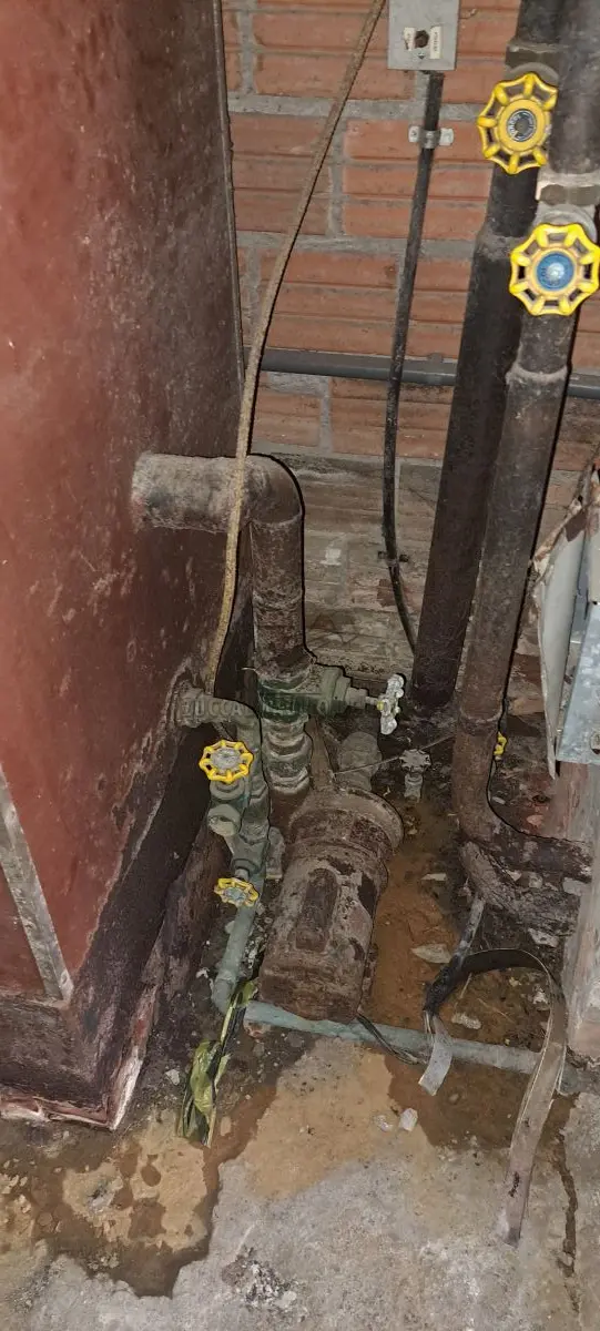 LOTE 013 - 02 CALDEIRAS MAIS UM BOILER DE 5.000L QUE DEVEM SER RETIRADOS NOS LOCAIS EM QUE ESTÃO INSTALADOS