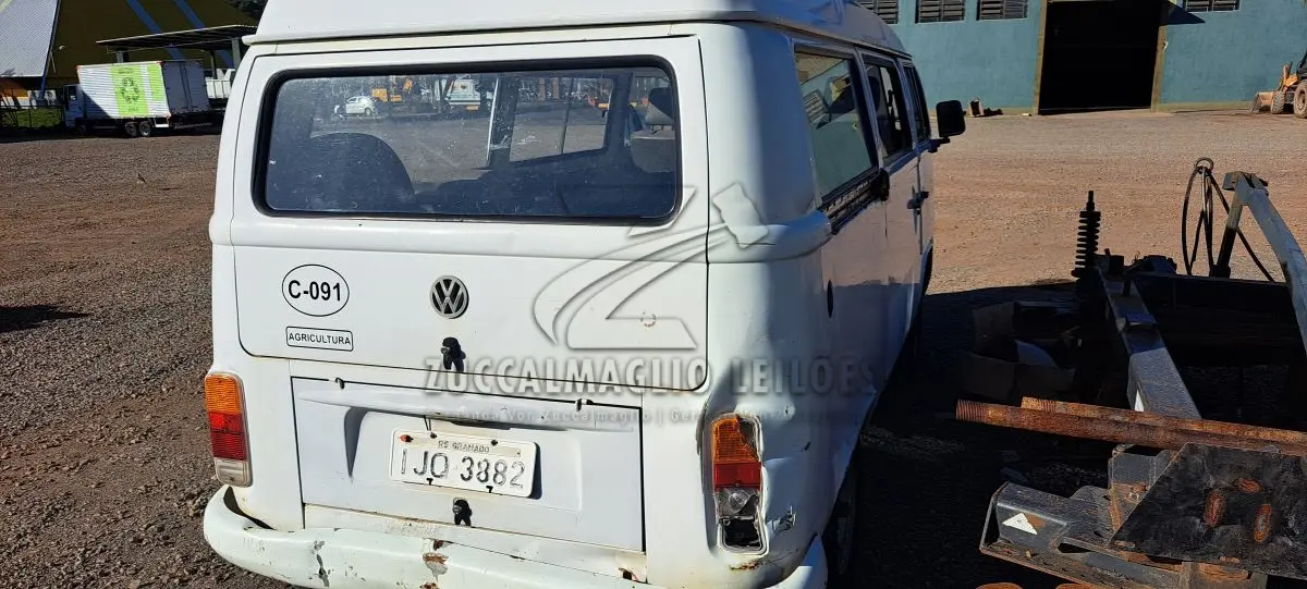 LOTE 014 - 01 VW KOMBI COR BRANCA, PLACA IJQ-3882, ANO 2001 RENAVAM 743412117  CHASSI 9BWGBO7X71T001351