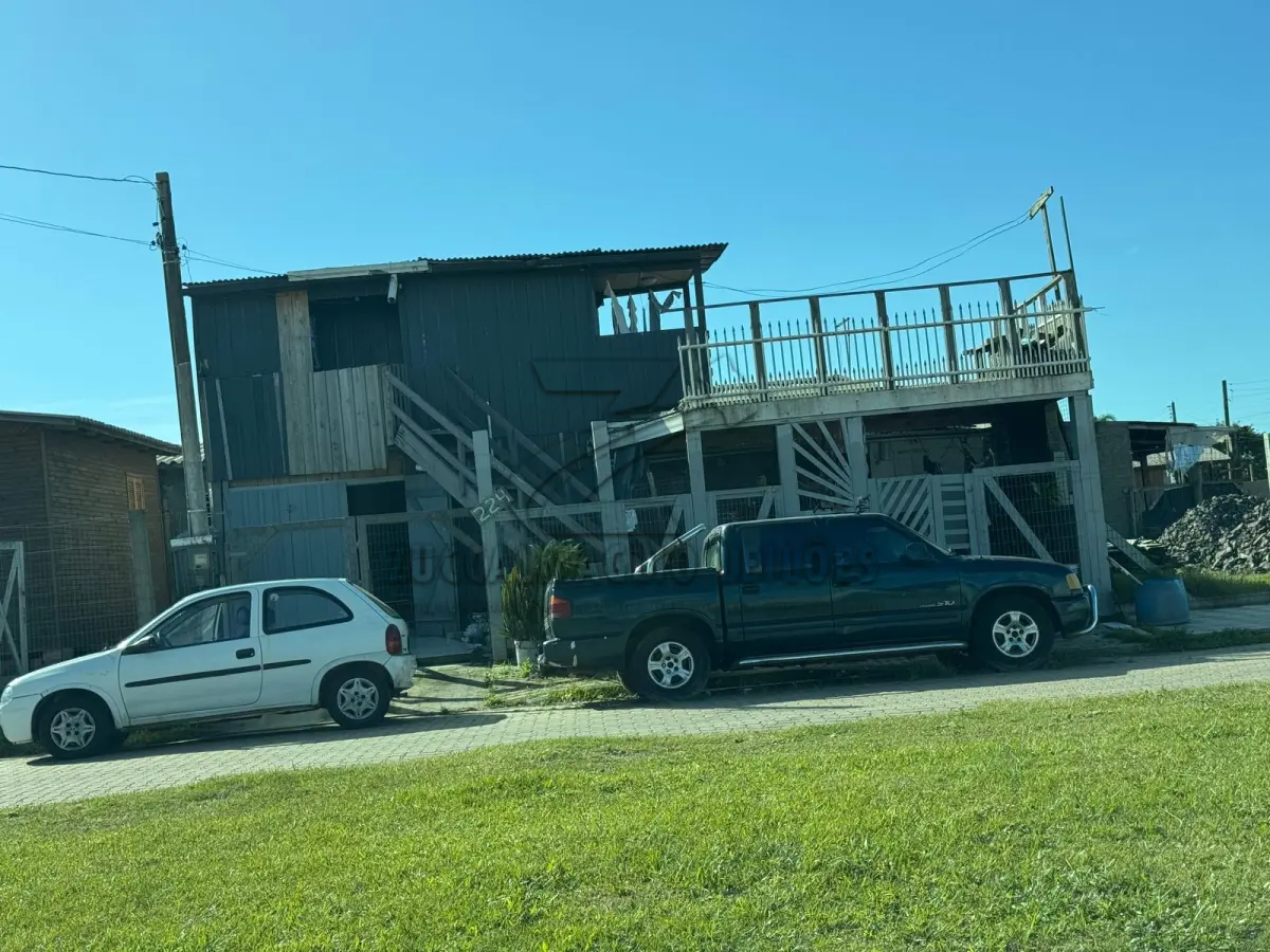 LOTE casa - uma Casa com terreno na Av. Antonio M. Sant`Helena , 224, praia de Maristela, Municipio de Xangrila