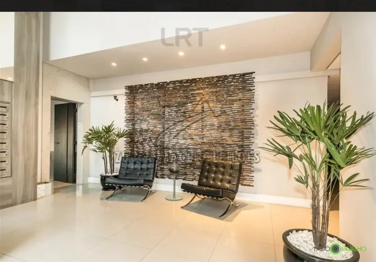 LOTE 001 - um apto duplex nr. 702 , na rua Cabral nr.764, localizado no 7 e 8 pavimento á esquerda com area total de 239,42 e privativo de 148,04m2 nr. 764
