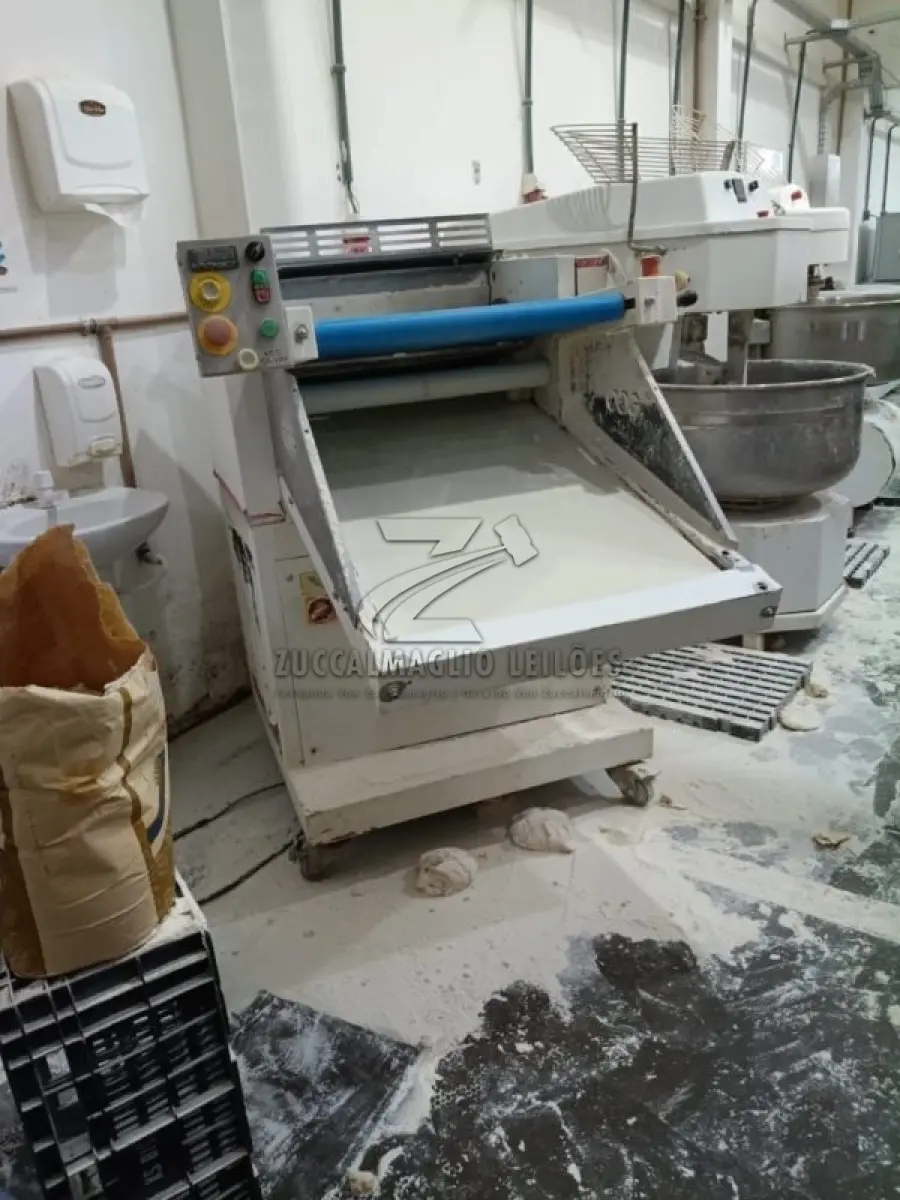 LOTE 017 - cilindro automático, industrial, Linha Profissional, marca ECO CL600, série 1412, fabricado 2021, capacidade 23 -25kg, rolos de 600mm, peso 210kg, tensão 220 V.