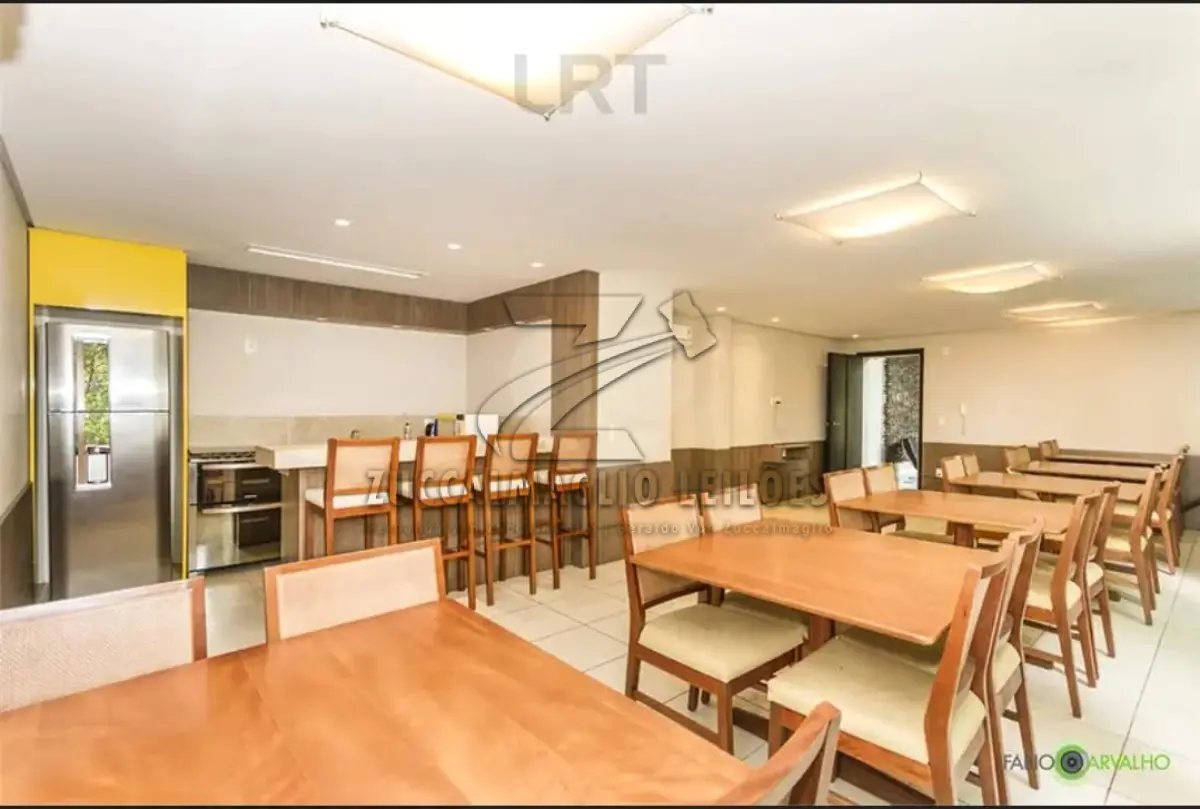LOTE 001 - um apto duplex nr. 702 , na rua Cabral nr.764, localizado no 7 e 8 pavimento á esquerda com area total de 239,42 e privativo de 148,04m2 nr. 764