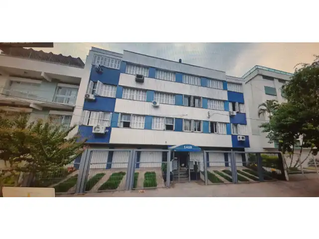 Leilão otimo apartamento Menino Deus