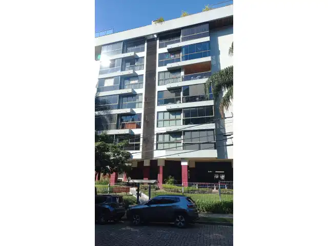 Um apartamento Duplex na Rua Dr Tauphick Saadi, nr 33 / 704 com 187,44m2