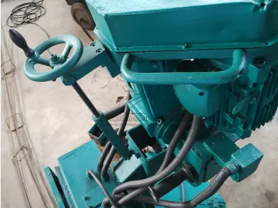 2 (DUAS) Máquinas Fresadoras Chanfradeiras BAUTEC. Italianas. Prontas para uso. Fazem cortes das quinas em ângulos de 15 a 60 graus.