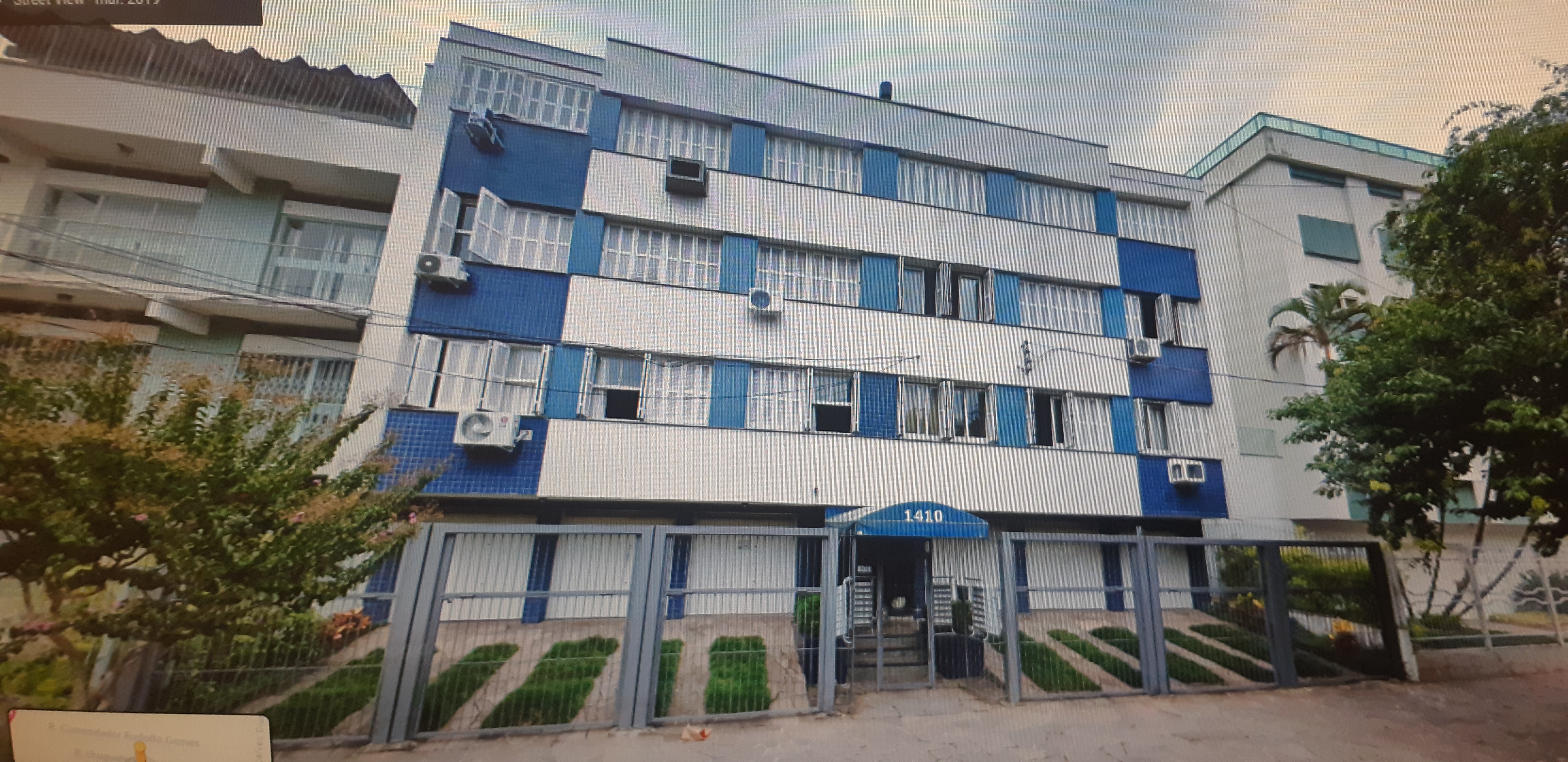 Leilão otimo apartamento Menino Deus