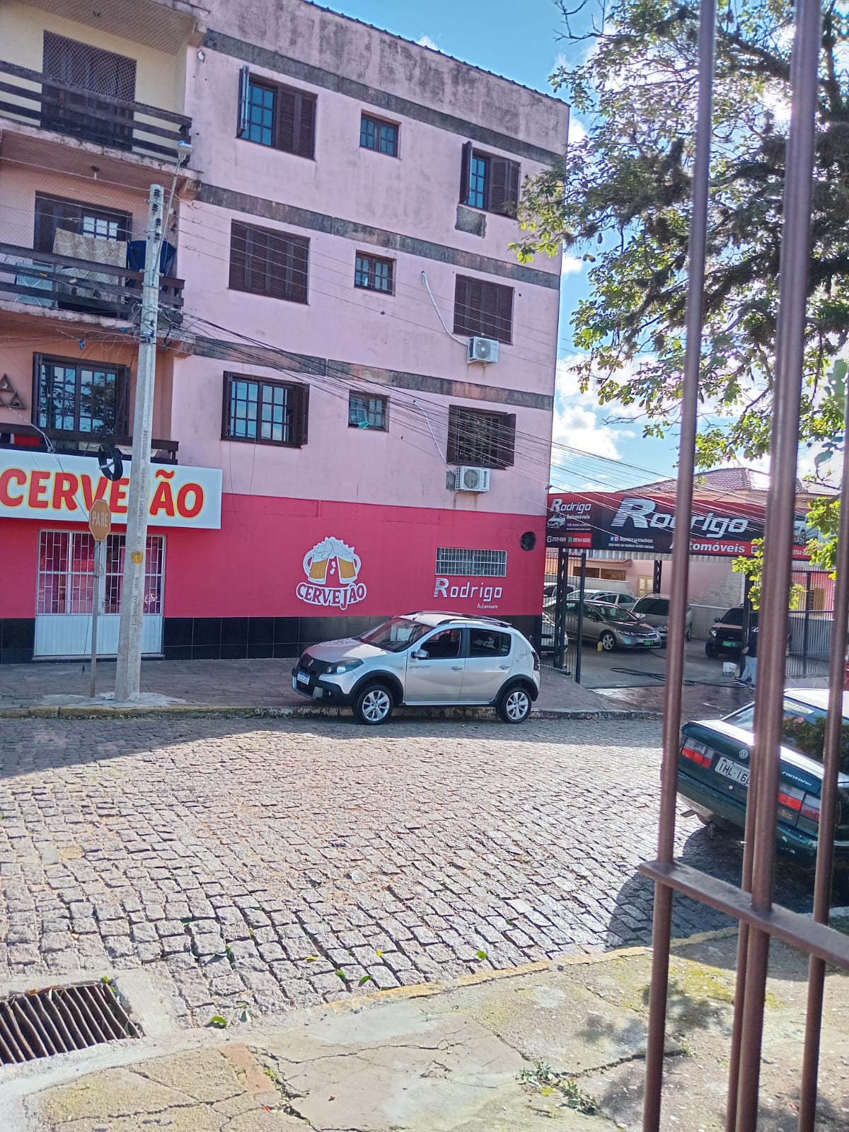sala comercial na Rua Bento Gonçalves, 707, Terreo com 107,76n2,  Cachoeira do Su