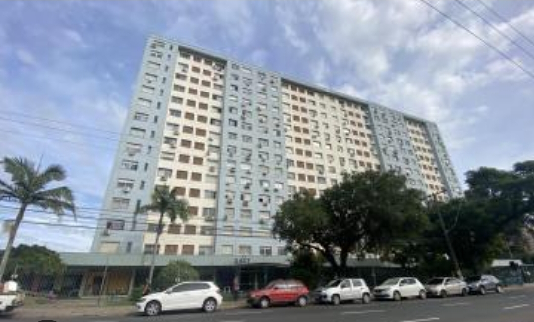 apartamento na Avenida Ipiranga , 3427,  apto 1303, bloco b, com área privativa de 42,51m2, tudo conforme matricula nr. 49666 do R I da 2 Zona