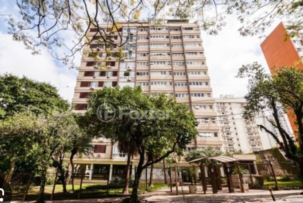 o apartamento nr. 603, e box de estacionamento nr. 15 e 16  na Avenida Nilo Peçanha, nr. 396, Porto Alegre
